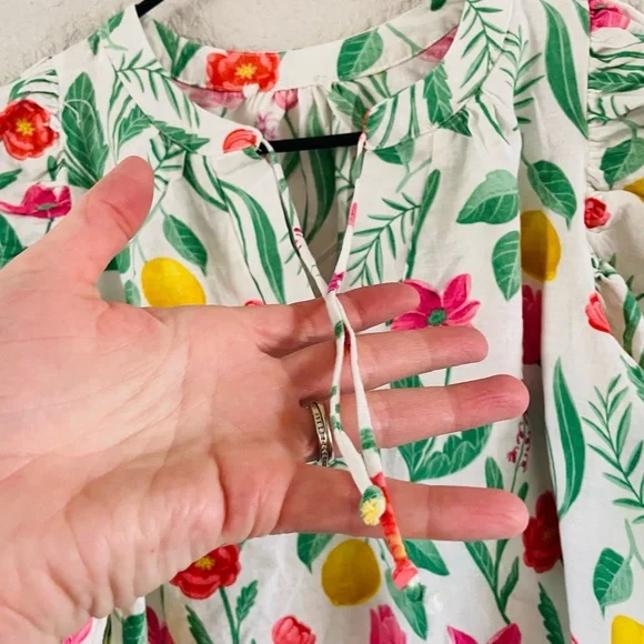 Floral Spring Puff Sleeve Blouse - Picture 3 of 10